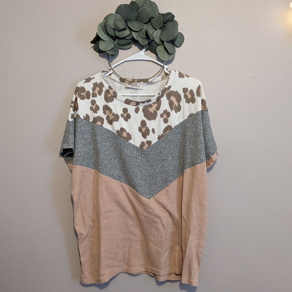 Women's short Three print Chevron and cheat print.